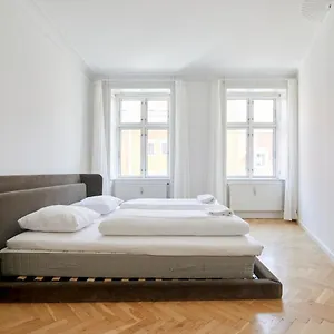 Apartment Xl Flat W 3 Bedrooms By Kings Garden In Cph, Copenhagen