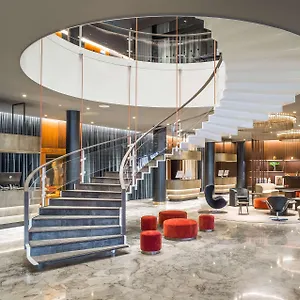 5* מלון Radisson Collection Royal Hotel,